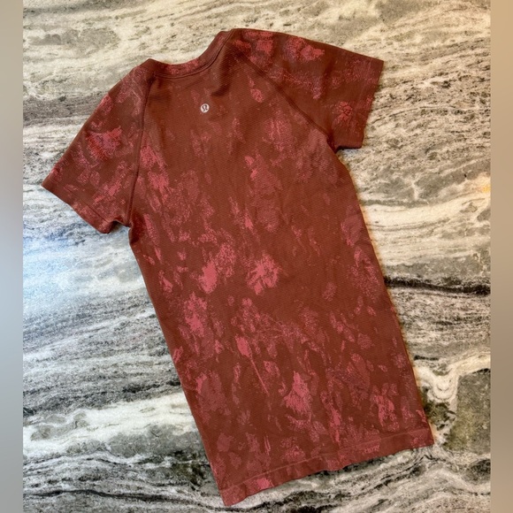 lululemon athletica Tops - Lululemon Swiftly Tech Short Sleeve Size 4